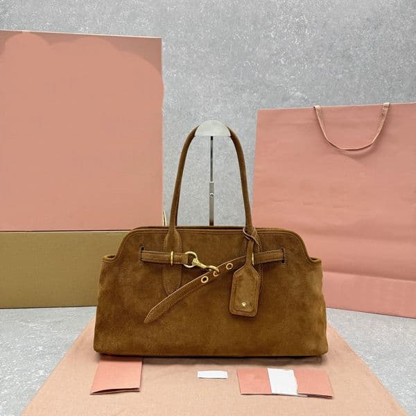 Designer makeup bag Shoulder Bags Women Classic Handbag leather Messenger Underarm Bag Lady Purse new style summer travel Letter Cosmetic Bag Vanity Bag 6688.