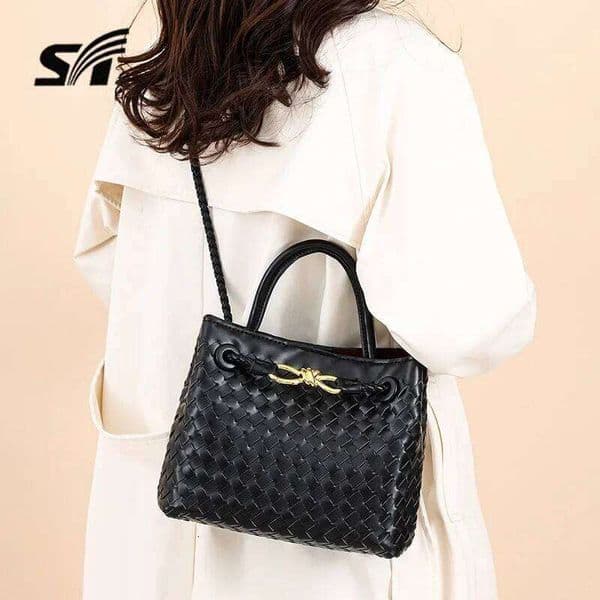Niche Leather Bagshoulder Messengerbag Popular Hand Woven Women S Bag Fashionversatiletemperament Handbag Purses And Handbags LEMON KOKO