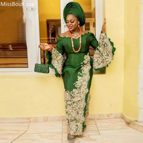 Aso Ebi Emerald Green Women Evening Dresses Flare Long Sleeves Gold Lace Appliqued African Nigeria Sheath Prom Dress Off Shoulder V-Neck Special Occasion Gowns 0123