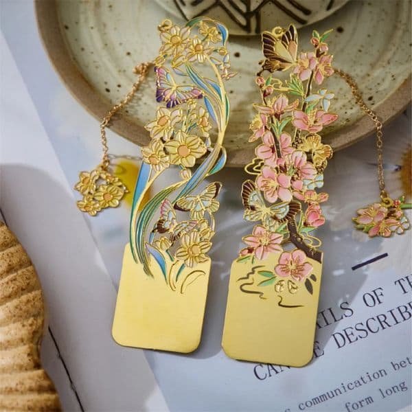 Retro Chinese Metal Hollow Bookmarks Creative Out Bookmark Book Clip Student Stationery School Office Supply Year Gift 260127