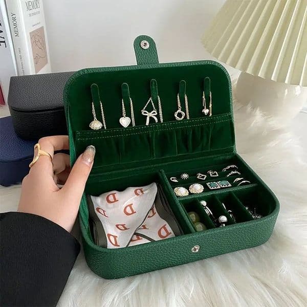 Portable Jewelry Box Organizer Display Travel Case Boxes Button Leather Storage Chenille Jewelers Joyero 260127