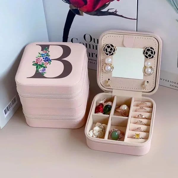 Floweralphabet Jewelry Box Ring Boxes Travel Leather Jewellery Case Letter Print Bridesmaid Proposal Birthday Christmas Gift 260127