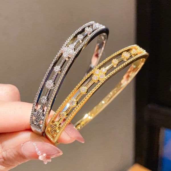 Jewelry 18k Plated Zircon Floral Clasp Bangle Minimalist Luxury Multi Layer Hollow Cuff Bracelet for Women Daily Wear and Gifting