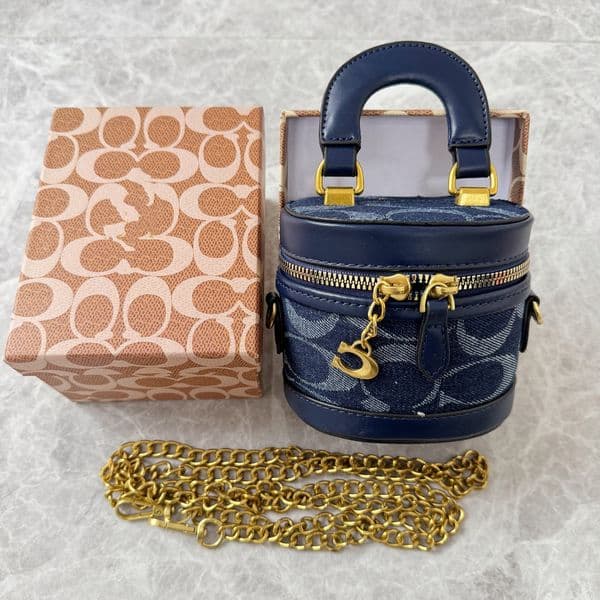 Fashionable classic Monogram Mini Cosmeic Bag handbag shoulder Crossbody bag, Wih Secure Zipper Closure And Sof Lining, Lighweigh Design For All-day