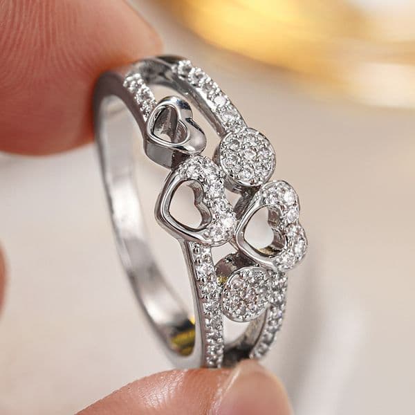 Xiaohongshu Lady Fairy jewelry Style for Women Hollow Heart Shiny Valentine's Day Luxury Manufacturer Hot-Selling Ring Wholesale