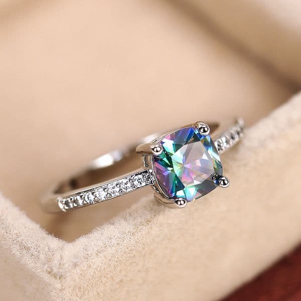 Hot-Selling Jewelry Micro Pave Zircon Sapphire Square Diamond for Women Simple Engagement Ring Wholesale