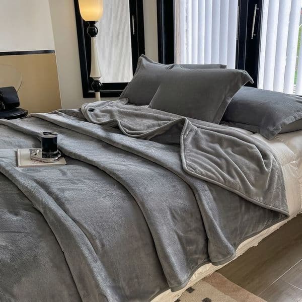 Luxury Designer Throw Cashmere Blanket, Soft & Cozy Throw Couch, Bed, Or Sofa - h Luxury Fleece Blanket Free Shipping 0