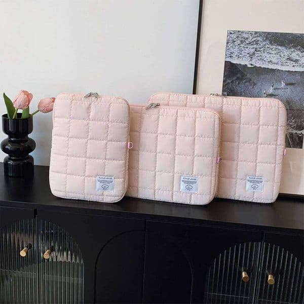 Minimalist Nylon Laptop Sleeve Women Lightweight Checkered Design Zipper Closure for 11-15 Inch Devices Daily Use Commute