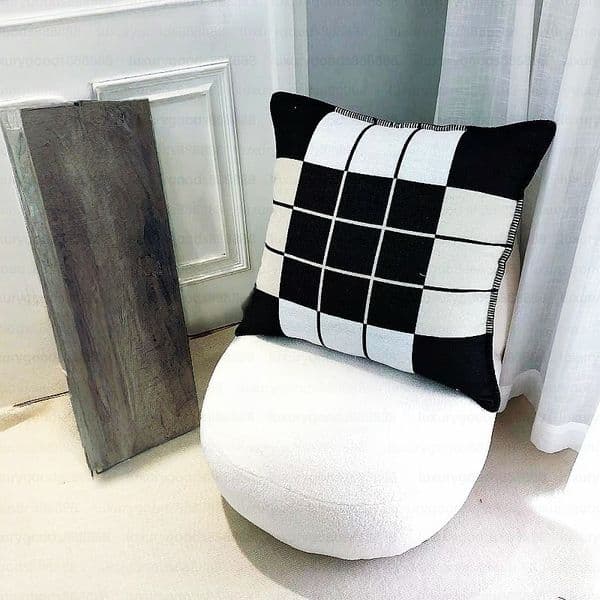 Luxury Designer Decor Designer And H Brand Nordic Style Nap room Sofa Car Lumbar Cushions Knitted Brand Pillow Pillowcases With Logo Decorat
