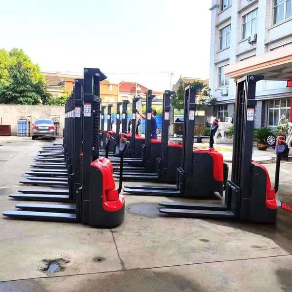 Specialized Electric Stacker for Cold Storage Environments with Anti Corrosion Treatment and High Capacity Battery for Stable Performance