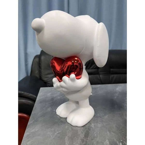 30Cm Statue Cartoon Holding Heart Snoopy Sculpture Electroplated Figure Desktop Ornaments Home Decor Housewarming Gift High-Quality