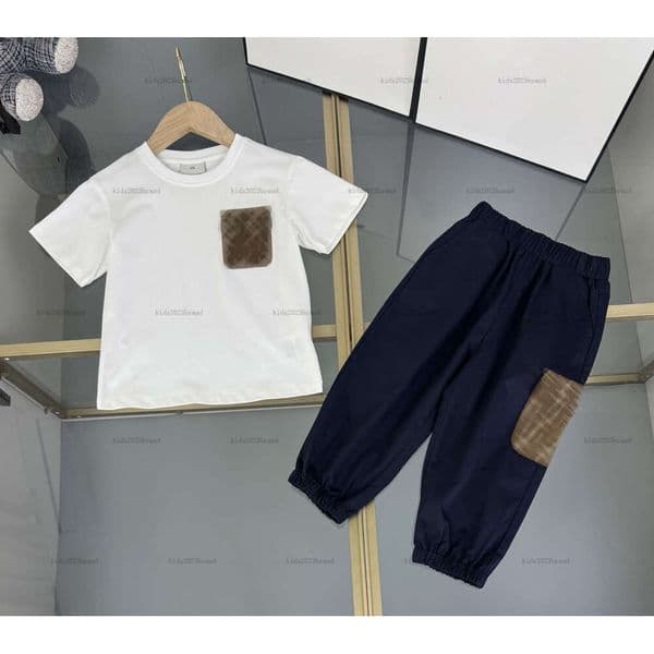 New baby T-shirt set summer boys girls tracksuits kids designer clothes T-shirt and Khaki-colored pocket decoration pants A161X05N048