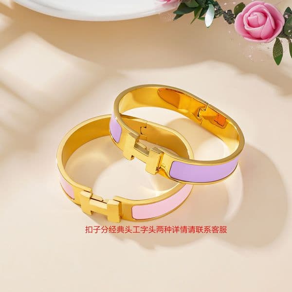 Designer Titanium steel H-letter Luxury bracelet, Stylish suitable for both men and women, is light luxury and fashionable Top quality festival gifts