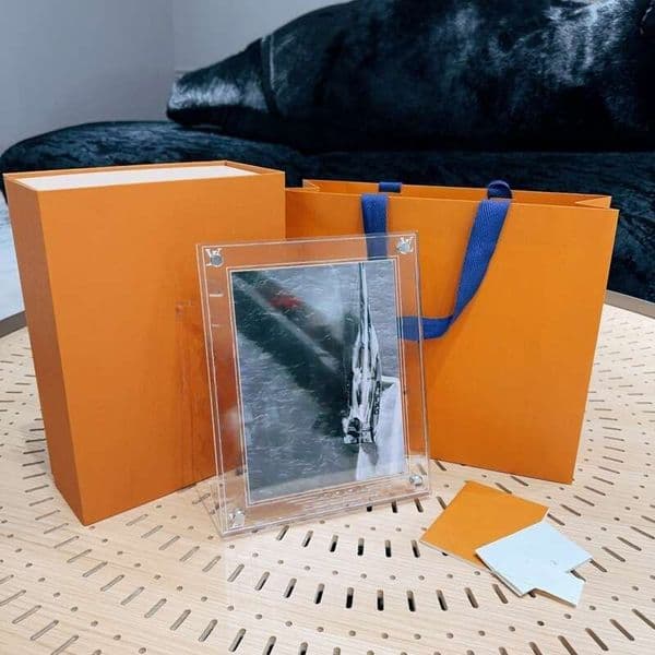 Light Luxury 8Inch Acrylic Frame Transparent Simple Ins Style Tabletop Photo Wall Creative Combination Desktop Display B5