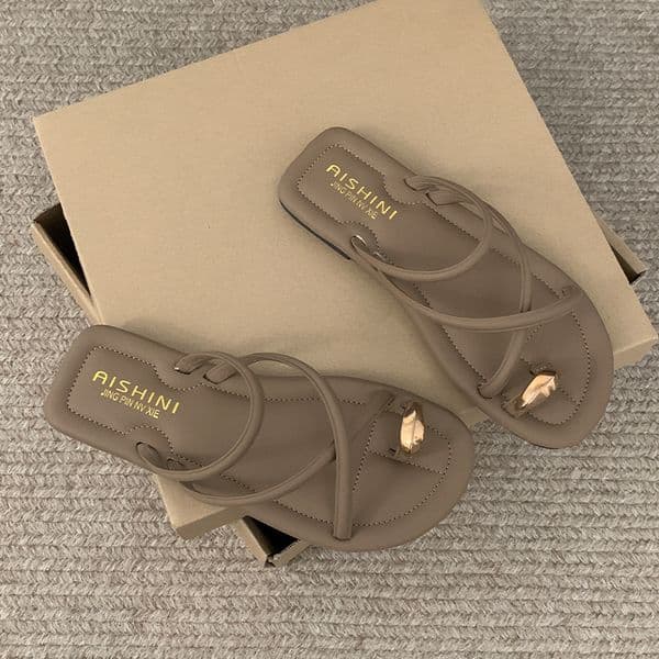 Slipper Women Wear Spring And Summer New Black Chain Fashion Rhomb Soft Bottom Flat Flip-Flop Women 2026