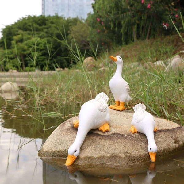 Ultra-Realistic Duck Statue- Detailed Desktop, Home& Garden Deco- Seasonal Charm for Fall- VersatileMicro Landscape Acc 26W01131