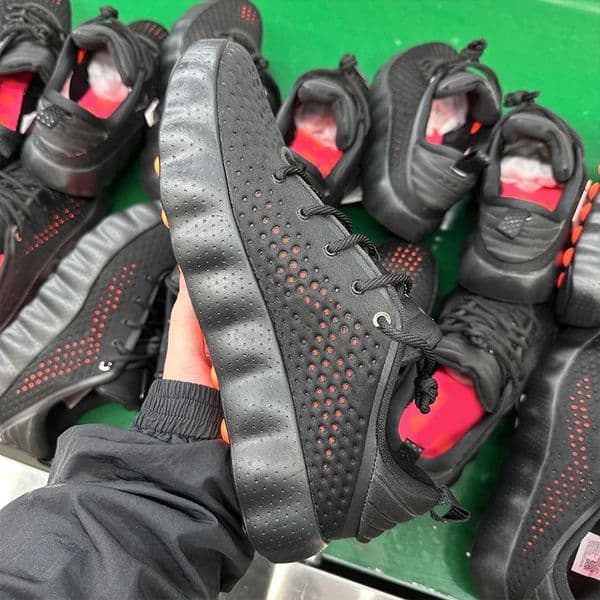Hot Mind 002 Shoes Men Designer Mind002 Sneaker Women Performance Massage Running Shoes Black Light Smoke Grey Fashion Man Trainers 1050
