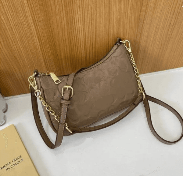 Designer Underarm Small Handbags Women Shoulder Bag Soft Teri Hobo Half-moon Ladies Baguette Chain Strap Croissant Bags Pink Purse Evening Bags 23