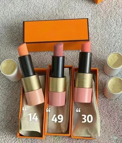 Pink Red Rose Series Lipstick 3 Colors Rosy Lip Enhancer Designer Lip Beauty Makeup Embellisseur Natural Moisturizing Long-Lasting Sexy Nude 4g