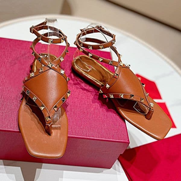 Designer Summer Beach Rivets Shoes Sandals Luxury Quality laminated nappa leather Daily Outfit Casual Drive buckle sandals Size 36-42
