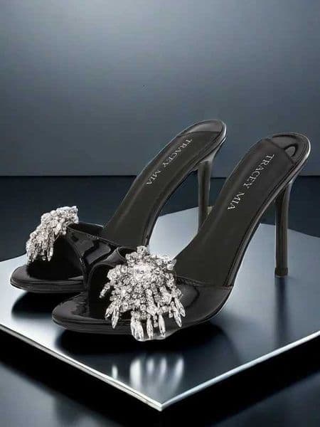New Summer Pointed High Heels for Women Fine Heels Water Diamond Half Slippers One Word Strap Cool Slippers for Women K260302