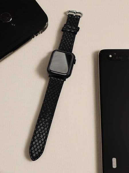 Luxury Diamond-Pattern Genuine Leather Band for Apple Watch Series11/10/9/8/7/6/5/4/3/2/1 SE Premium Textured Strap 38/40/41/42/44/45 46 49mm