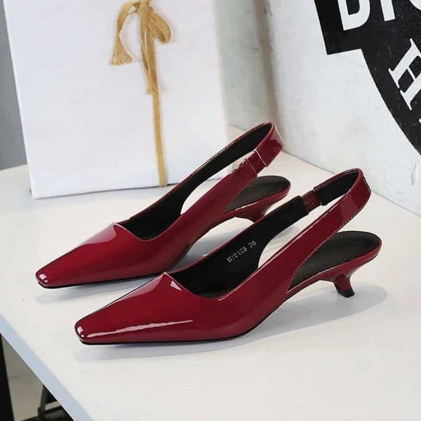 Fashionable Simple Single Shoes With Cone Heel Patent Leather Pointed Toe Low Heel Hollowed-Out With Trip Straps To Make Them K260302