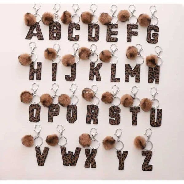 Fashion Leopard English Alphabet Artificial Leather Keychain Exquisite Letter Keyring Women Handbag Charms Accessories Gifts S2632