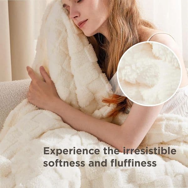 GentleSoft Sage Blanket for Couch Checkered Fleece Blankets Christmas Gifts Women Men Girls Cute Soft Cozy Bedroom 260228