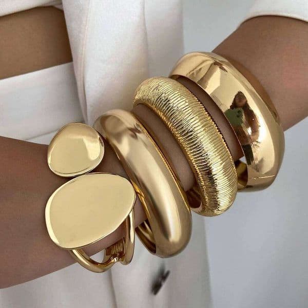 Ingemark 4 Style Vintage Irregular Ellipse Smooth Curved Bracelets Women Trendy Punk Arc Striped Openning Spring Bangle Jewelry XJ260302