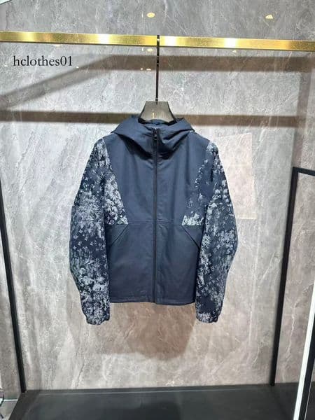 26ss Spring/Summer designer men jacket, an outdoor style paired with a letter print hooded sporty casual couple jacket