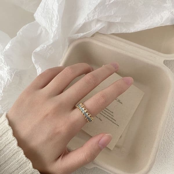 New Chinese Style Enamel Pattern Ring Vintage Traditional Floral Design Gold Plated Open Adjustable Ring Elegant Ethnic Style Jewelry Gift for Women