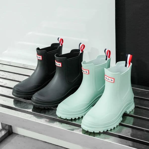 1 Pair of Womens Short Rain Boots Pvc Non-Slip Water Shoes Outdoor Waterproof Shoes Womens Fashionable Water Boots 260228BJ