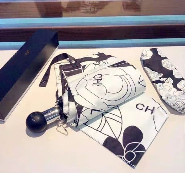 Designer Umbrella Designer Umbrella Wer Letter Printed Black Luxury Glue Snow And UV Protection Sun Shade Round luxury Head Fully Automatic Three Fold With Box
