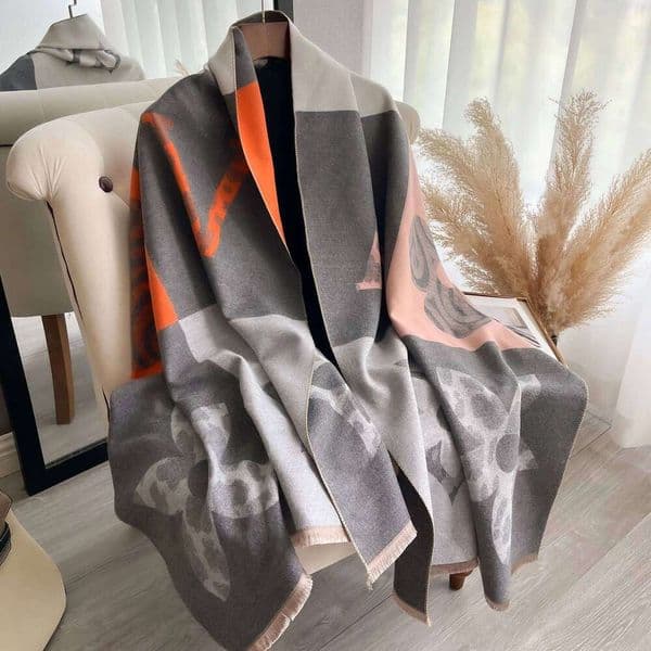 Warm Cashmere Blanket Women Travel Winter Scarf Fashion Pashmina Thick Shawl Wraps With Tassel Casual Bufanda Poncho New XJ260304