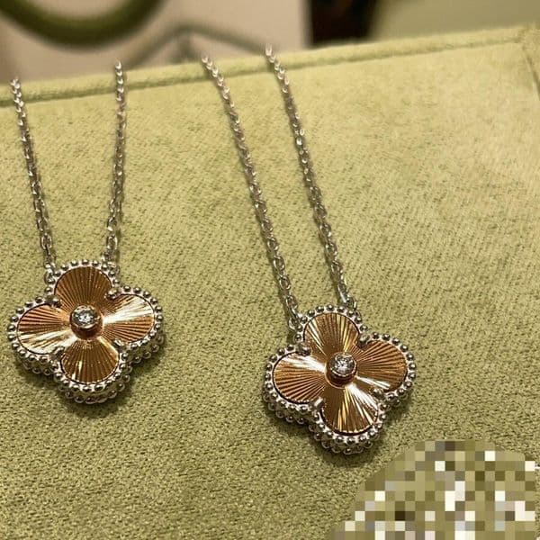 Designer Jewelry Vanly clif Limited Four-leaf Clover Laser Necklace 925 Sterling Silver CNC Precision Diamond-Set Clavicle Chain for Female Celebrities