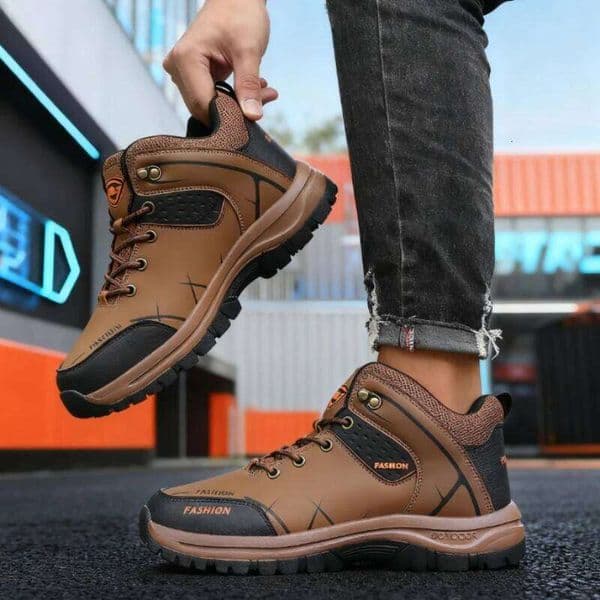 Cool Men's High Top Outdoor Sneakers Fashion Breathable Trekking Shoes Excursions Mountaineering Waterproof Hiking Boots
