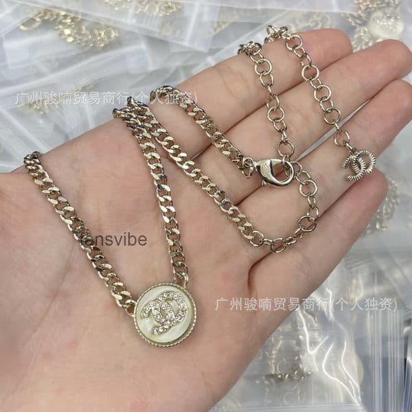 Designer jewelry channels earrings High-end Round White Button Set Necklace for Women with Design Sense Earrings cc earrings