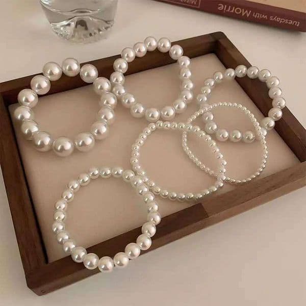 Elegant White Faux Pearls Beaded Bracelets for Wen Adjustable Elastic Rope Bracelet French Luxury Hands Jewelry AccoriesW251025