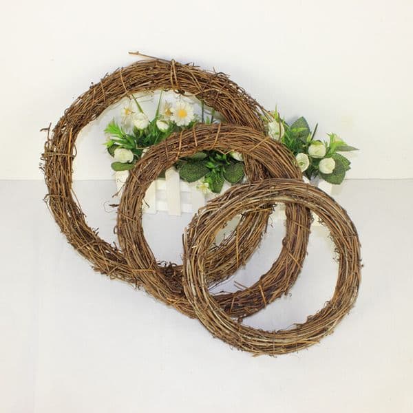 2026 New Natural Wooden Craft Woven Wreath DIY Circle Christmas Decoration Hanging Vine Wholesale Designer