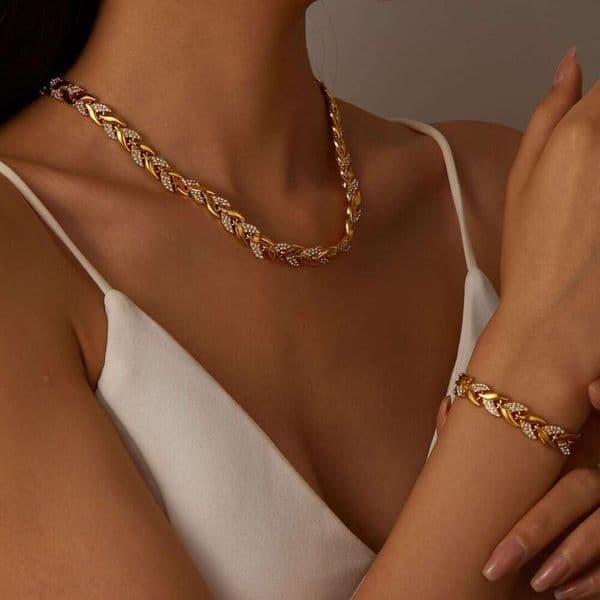luxury New Eco-Friendly In-Stock Fishtail Style Diamond-Studded Bracelet Necklace Set Light Luxury High-End Banquet Jewelry for Women