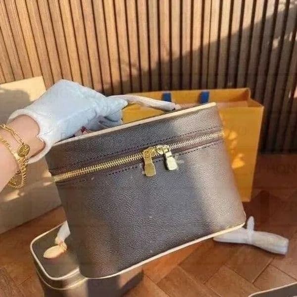 Lady Cosmetic Bags Fashion Makeup Bag Women Designers Toiletry Travel Pouch Ladies Purses High Quality Handbags
