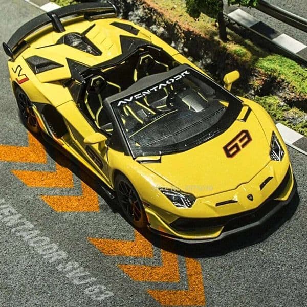1:24 Alloy Sports Car Model Toys Lambor Aventador SVJ 63 Diecast Metal Models 4 Doors Opened Sound Light for Boys Holiday Gifts C260305