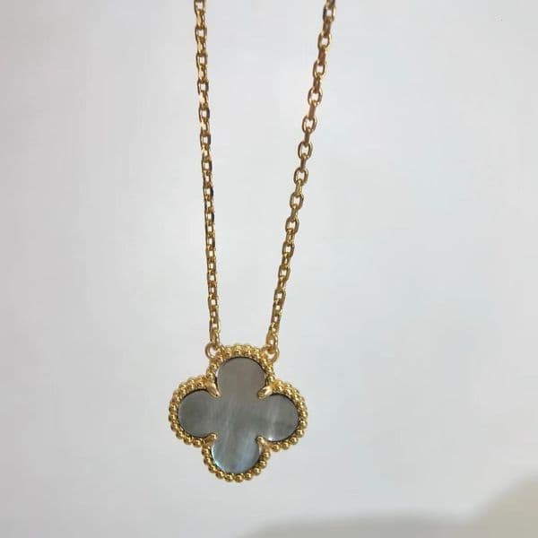 vanly cleeef necklace jewlery Lucky Clover Classic Single Flower Gray Mother-of-Pearl Necklace Rose gold Womens Luxury Exquisite Non-Fading Fresh Collarbone Chain