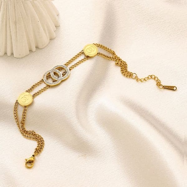 new Gold-Toned Multi-Chain Bracelet With Sparkling Rhinestone Details Delicate Daily Stylish Jewelry Gift For Her High-Quality And Trendy Accessory