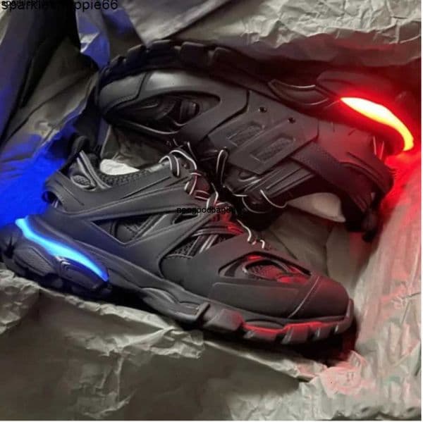 2026 Track LED Sneaker shoes track 3 30 Designer Shoes Men Women Triple white black leather trainers sports Tracks Jogging Walking ptaq