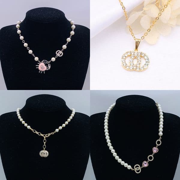 Crystal Glamorous Pearl Necklace with Designer Letter Star Charms Women's Elegance Jewelry Perfect for Formal Events and Special Occasions