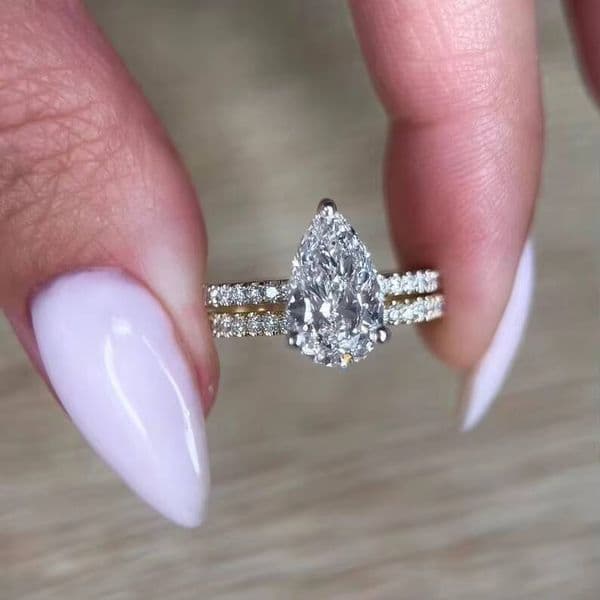 250 Ct E Color VS1 IGI CERTIFIED Lab Grown Pear Cut Lab Diamond Hidden Halo Engagement Ring Set