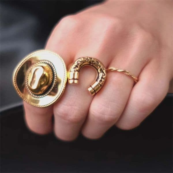 European and American cowboy boots rings retro cowboy hats brass jewelry womens gold-plated color preservation Gothic style 260302