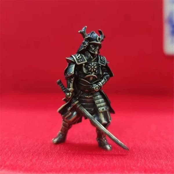 Creative 4cm Black Pure Copper Slanting Knife Samurai Ancient Soldier Toy Model Desktop Decoration Man Gift Figurine 260227BJ